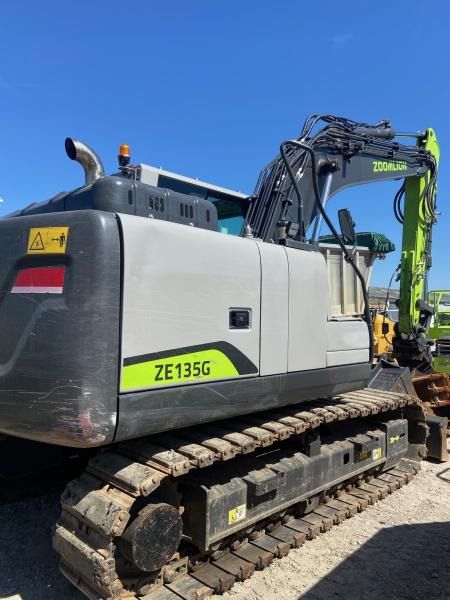 2024 Zoomlion ZE135G crawler excavator, rear three-quarter view 2024 Zoomlion ZE135G crawler excavator, rear three-quarter view