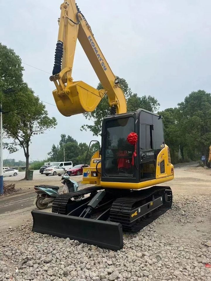 2024 Komatsu PC70-8 mini excavator, front three-quarter view 2024 Komatsu PC70-8 mini excavator, front three-quarter view