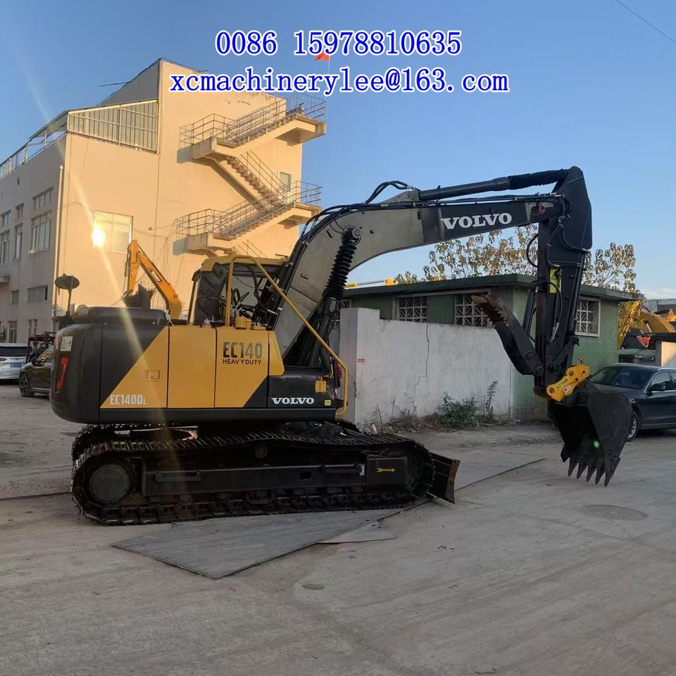 2022 Volvo EC140D crawler excavator side view 2022 Volvo EC140D crawler excavator side view