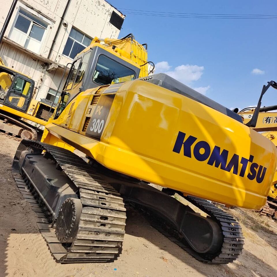 2024 Komatsu PC300 crawler excavator, rear three-quarter view 2024 Komatsu PC300 crawler excavator, rear three-quarter view