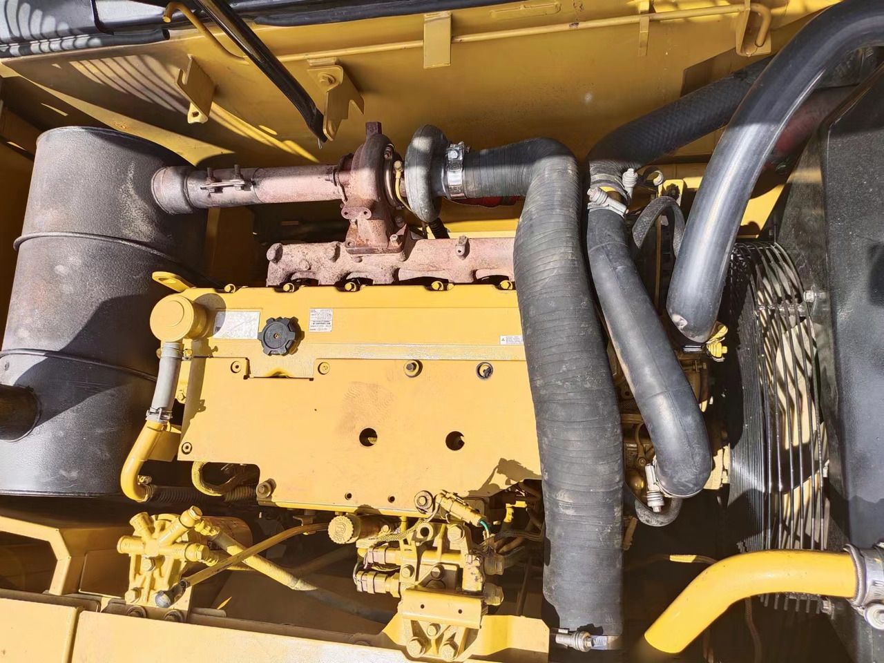 2018 Caterpillar 320D, вигляд моторного відсіку 2018 Caterpillar 320D, вигляд моторного відсіку