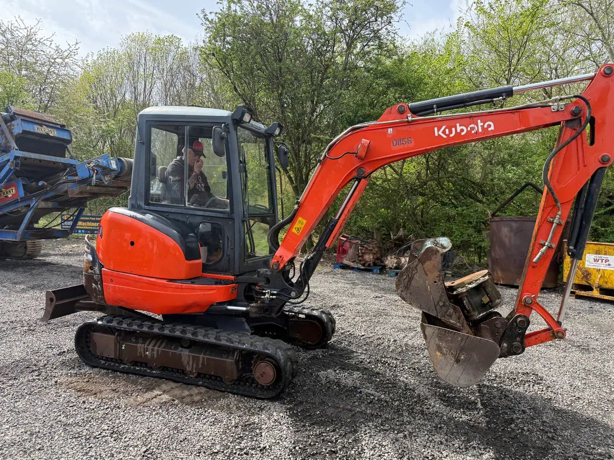 2014 Kubota KX101-3 mini excavator, side profile view 2014 Kubota KX101-3 mini excavator, side profile view