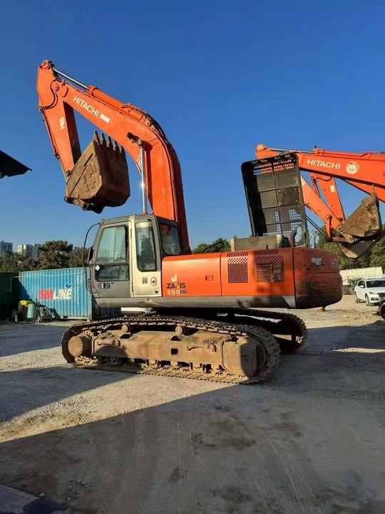 2018 Hitachi Zaxis 350 excavator side view 2018 Hitachi Zaxis 350 excavator side view