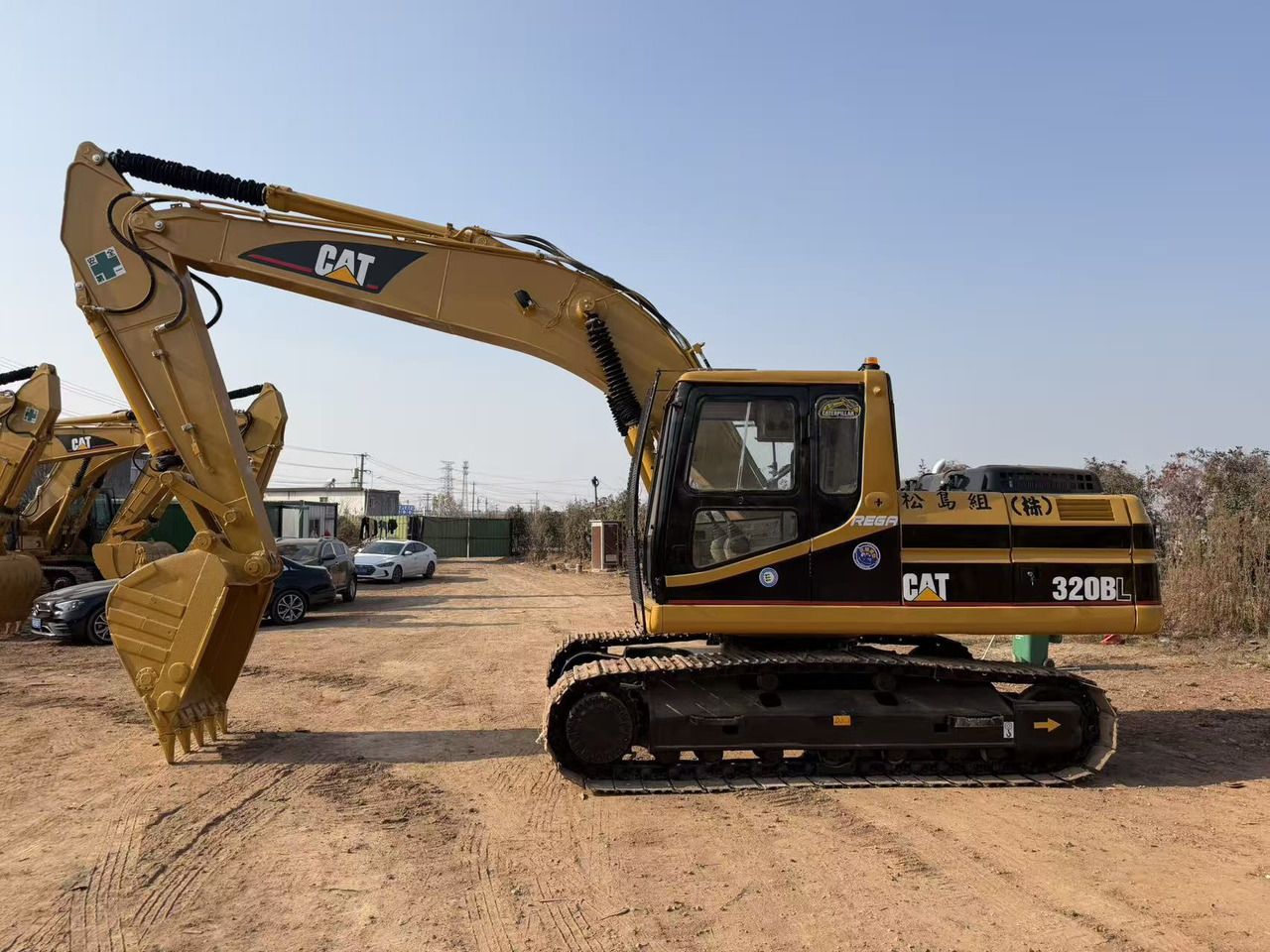 2019 Caterpillar 320BL crawler excavator, side view 2019 Caterpillar 320BL crawler excavator, side view