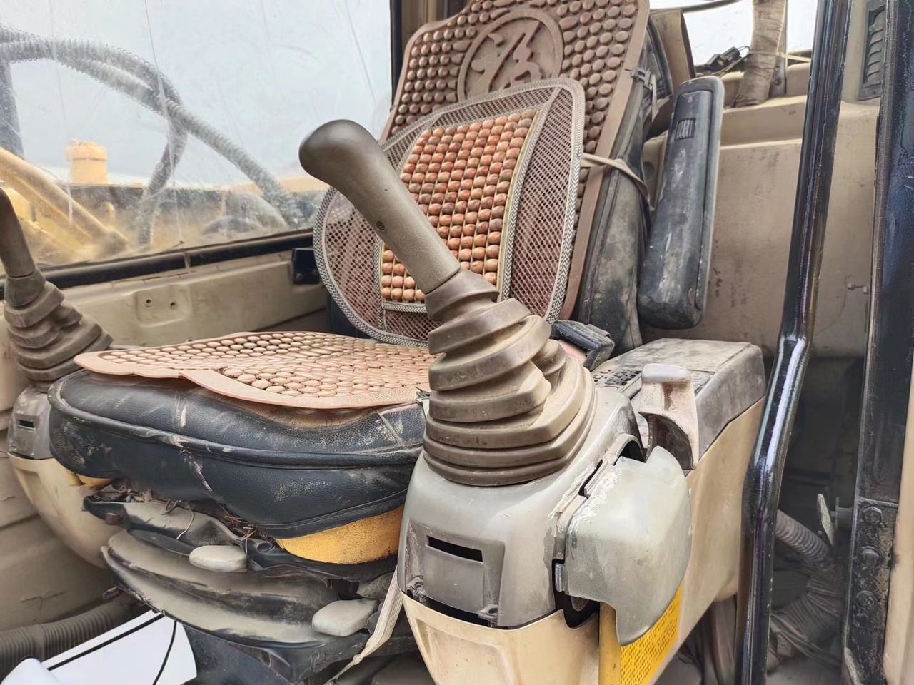 2015 Caterpillar 312B excavator interior cab view 2015 Caterpillar 312B excavator interior cab view