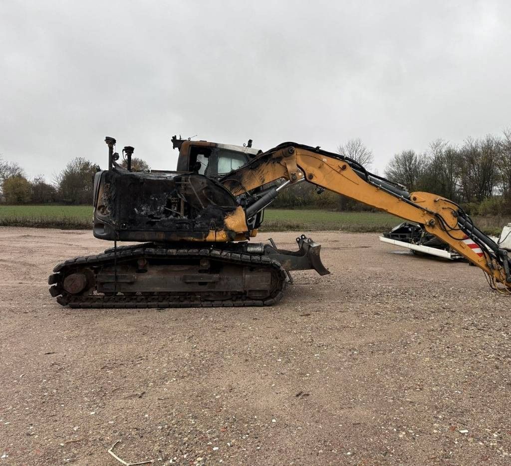 2016 Liebherr R914COMPACT crawler excavator, side view 2016 Liebherr R914COMPACT crawler excavator, side view