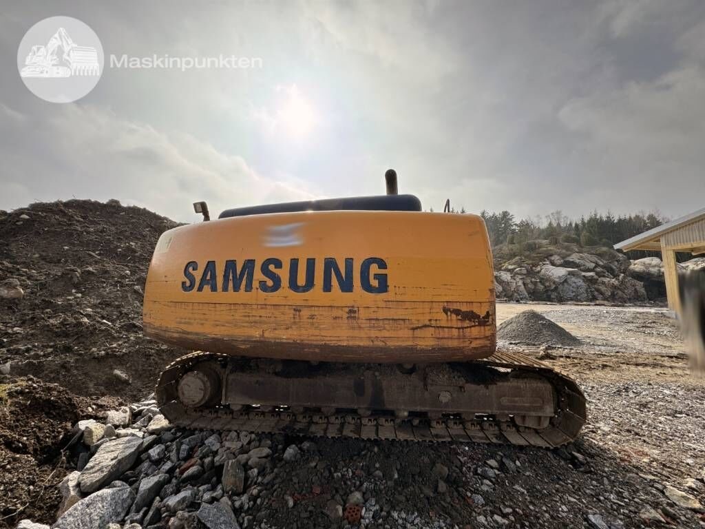 1999 Samsung SE 240 NLC-3 crawler excavator rear view