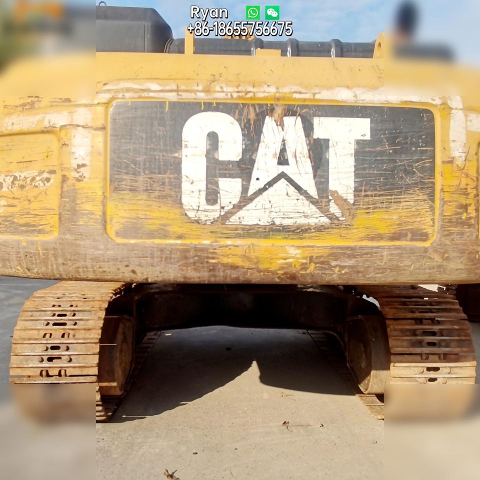 2016 Caterpillar 336D2 crawler excavator rear view 2016 Caterpillar 336D2 crawler excavator rear view