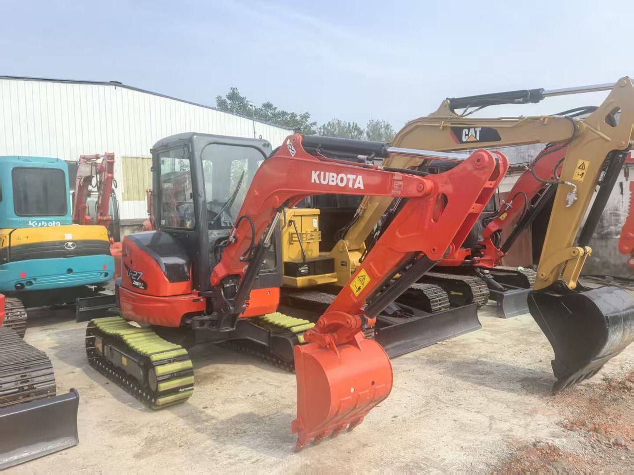 2023 Kubota U27 mini excavator, front three-quarter view 2023 Kubota U27 mini excavator, front three-quarter view