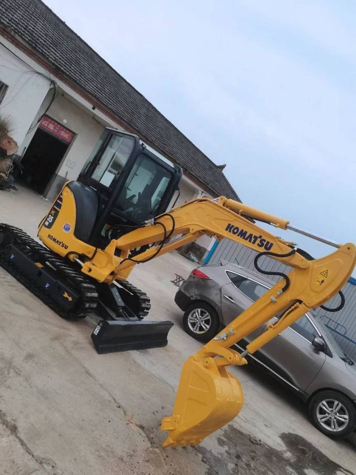 2024 Komatsu PC35 mini excavator, side view 2024 Komatsu PC35 mini excavator, side view