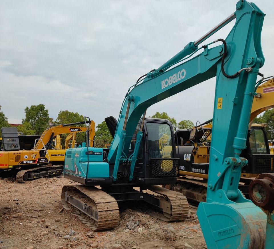 Kobelco SK140-8 crawler excavator, side view Kobelco SK140-8 crawler excavator, side view