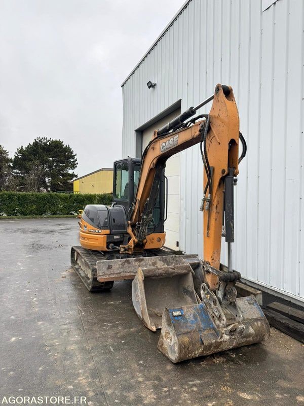 2014 CASE CX50BS2 excavator, front three-quarter view