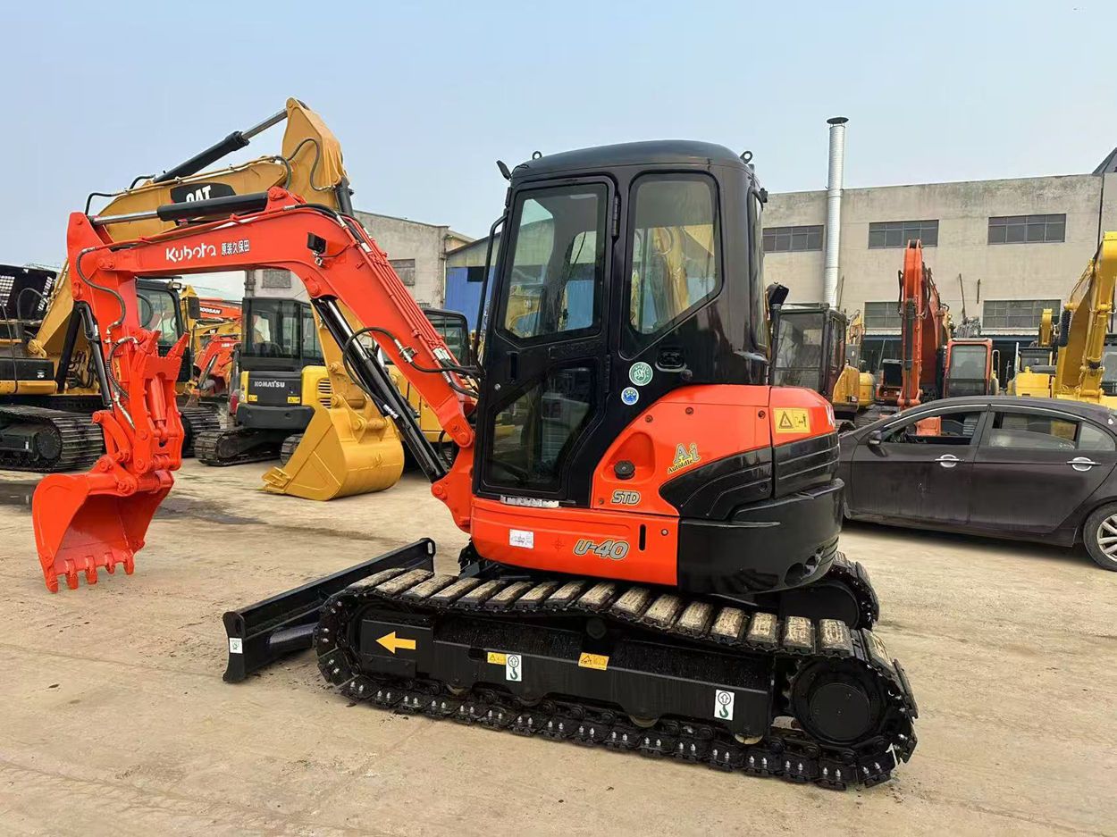 2023 Kubota U40 mini excavator, side profile view 2023 Kubota U40 mini excavator, side profile view