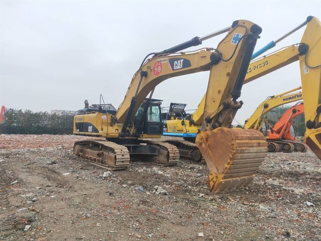 2022 Caterpillar 349DL crawler excavator, side view 2022 Caterpillar 349DL crawler excavator, side view