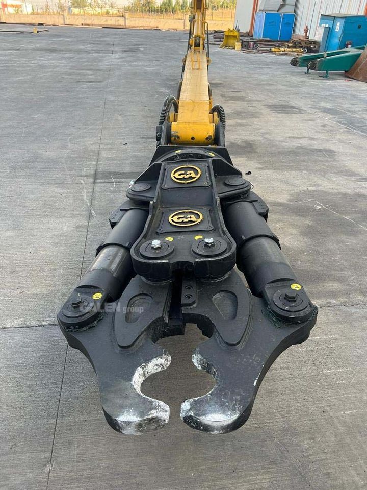 2016 Komatsu PC390 demolition excavator attachment view