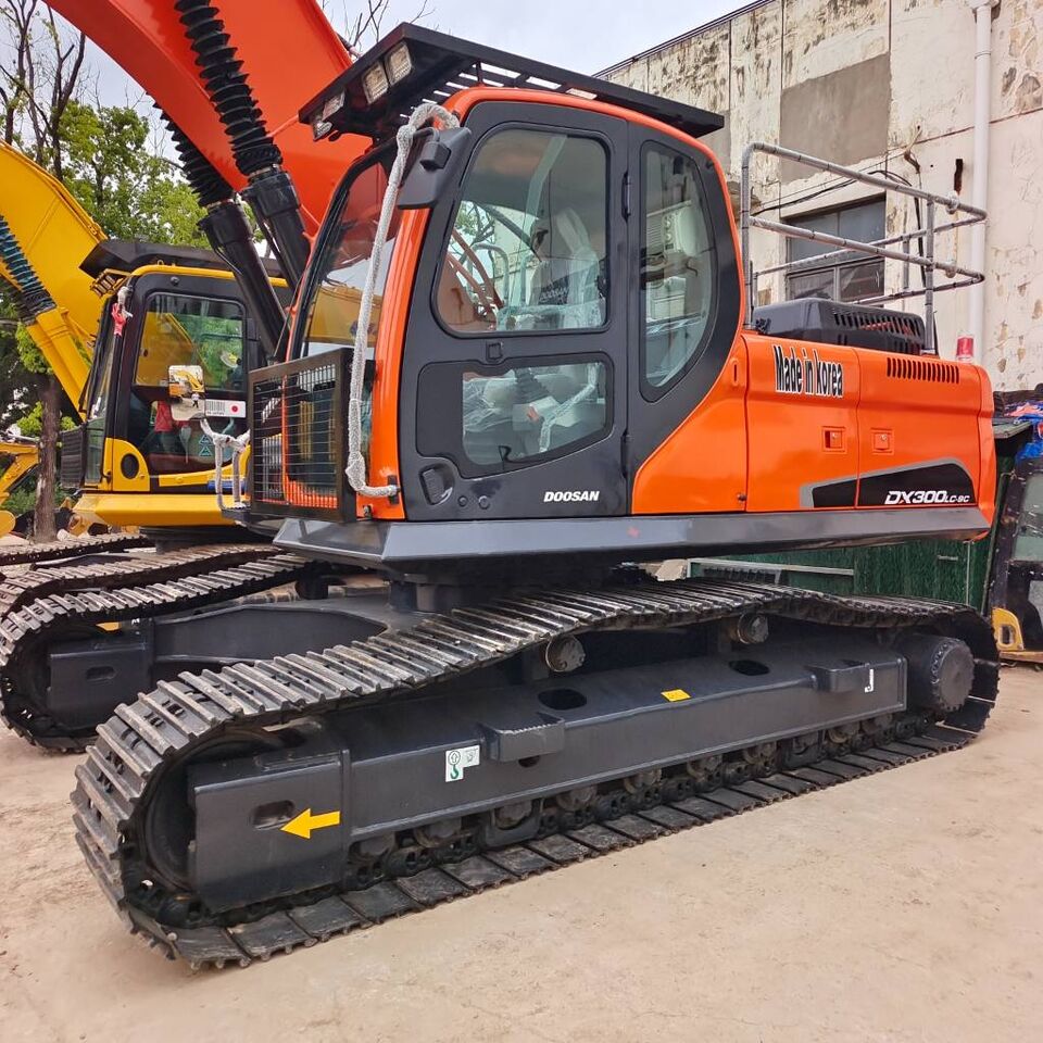 2024 Doosan DX300LC-9C crawler excavator, side view 2024 Doosan DX300LC-9C crawler excavator, side view