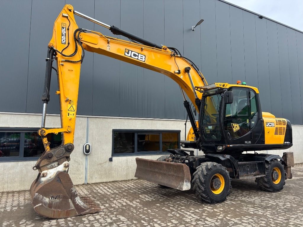 2018 JCB JS160W wheel excavator, side profile view 2018 JCB JS160W wheel excavator, side profile view