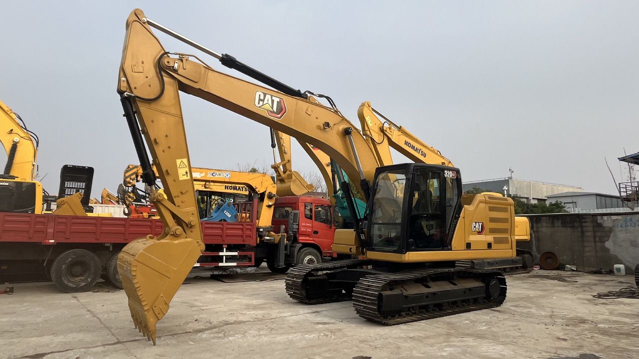2024 Caterpillar 320GC crawler excavator, side view 2024 Caterpillar 320GC crawler excavator, side view