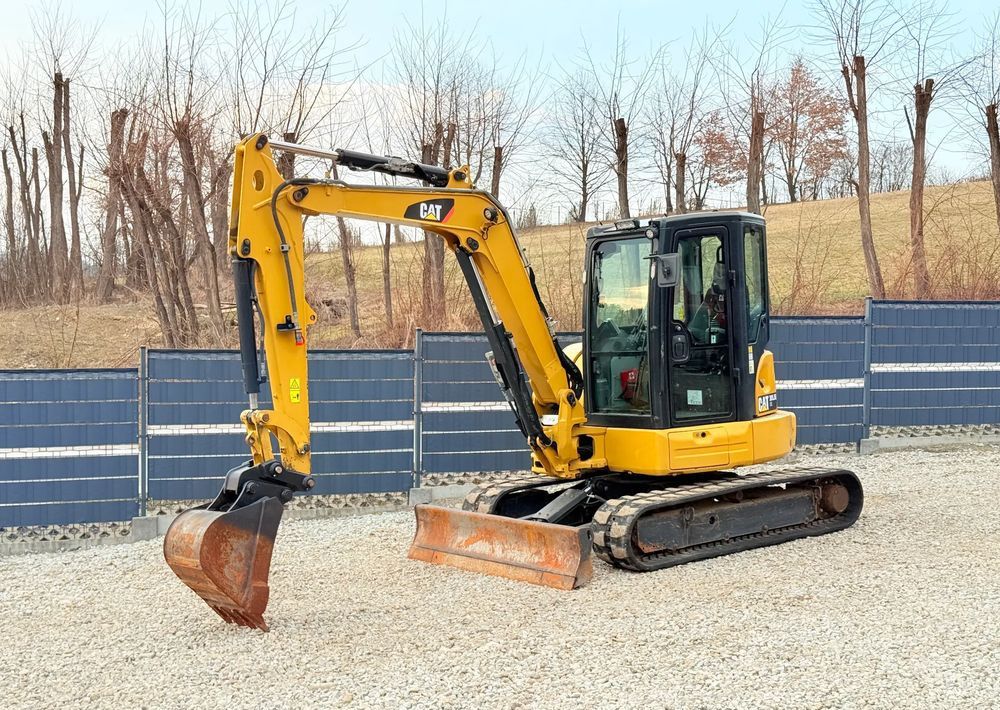 2019 Caterpillar 305.5E mini excavator, side view 2019 Caterpillar 305.5E mini excavator, side view