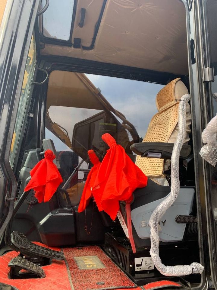 2025 Sany SY215 crawler excavator interior cab view 2025 Sany SY215 crawler excavator interior cab view