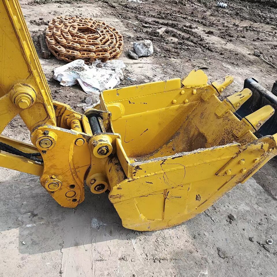 2023 Komatsu PC-55MR mini excavator bucket detail 2023 Komatsu PC-55MR mini excavator bucket detail