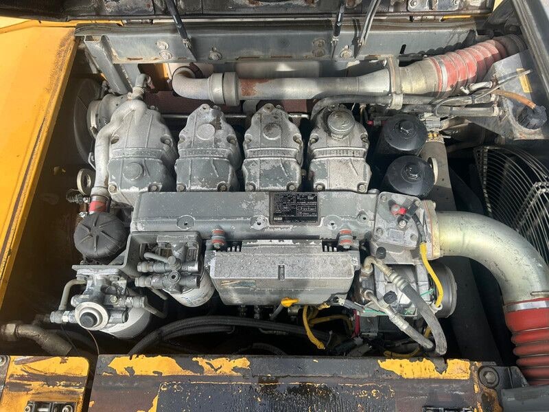 2010 Liebherr R906LC crawler excavator engine bay view 2010 Liebherr R906LC crawler excavator engine bay view