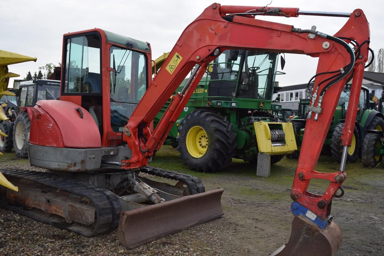 2004 Yanmar VIO 45 mini excavator, side view 2004 Yanmar VIO 45 mini excavator, side view
