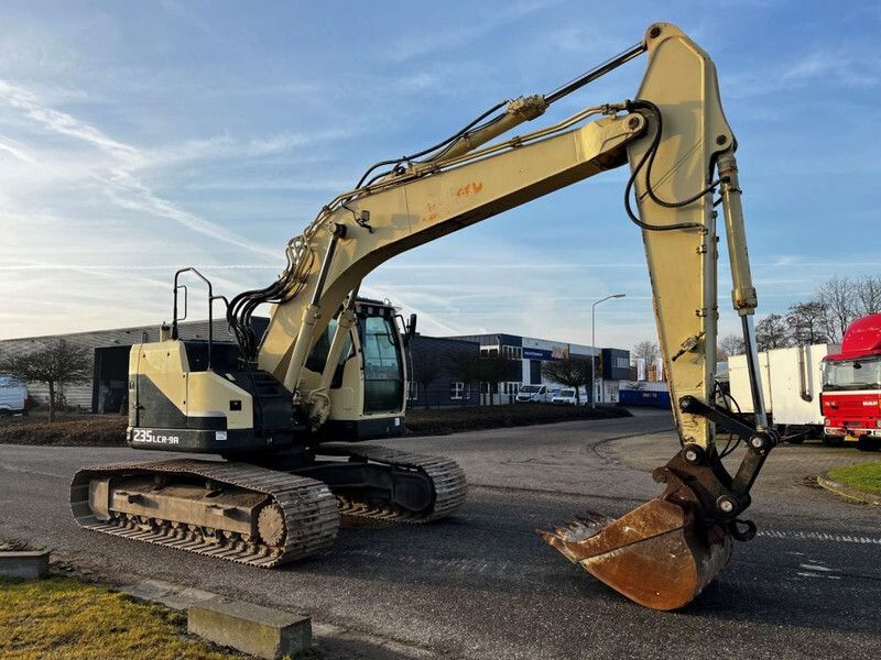 2014 Hyundai 235LCR-9A crawler excavator, side view