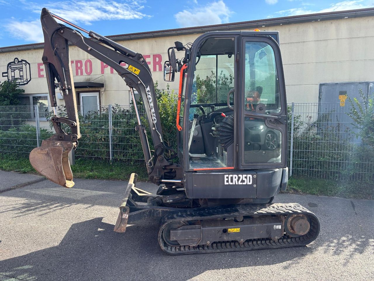2020 Volvo ECR25D mini excavator, side view