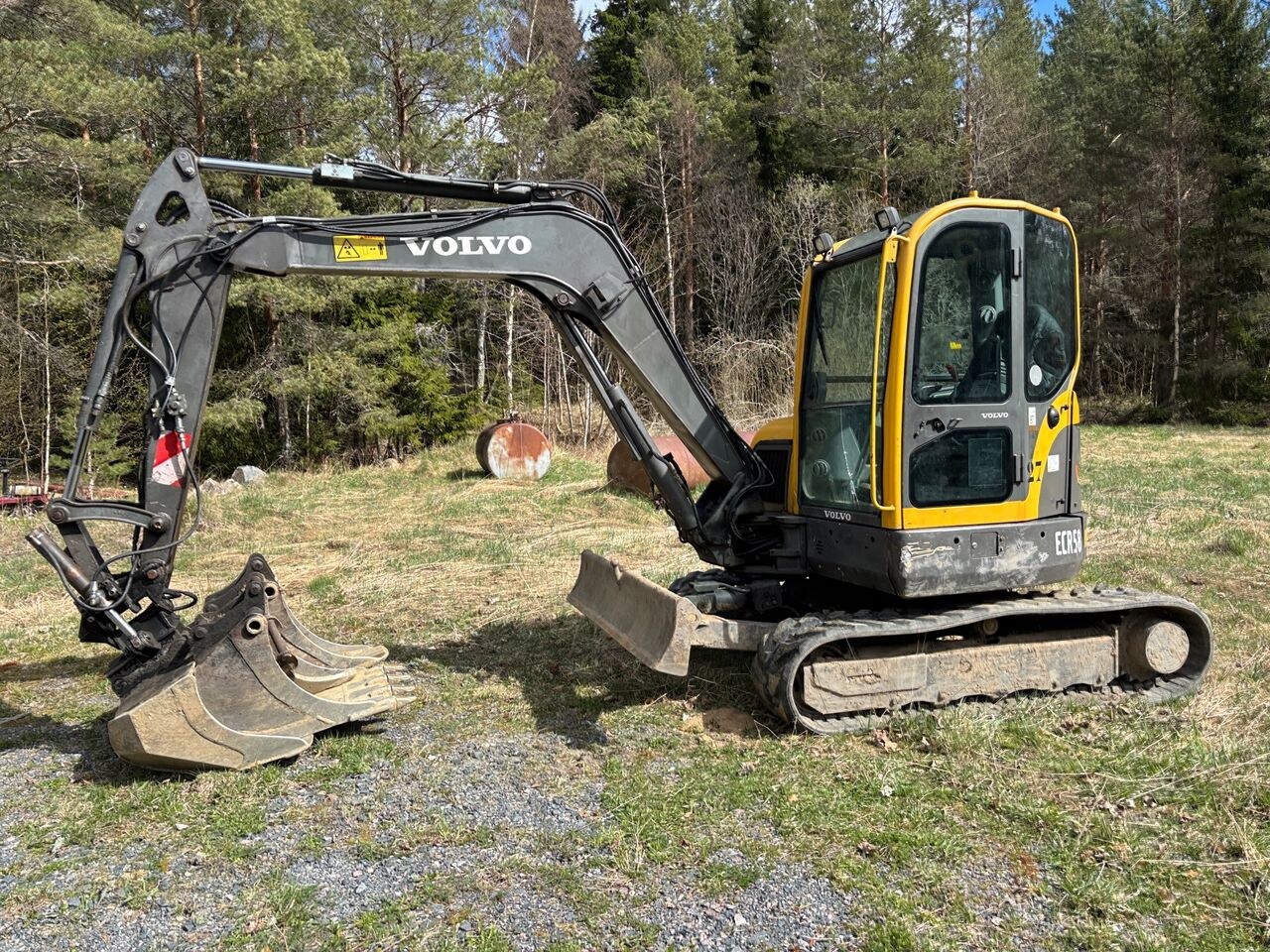 2006 Volvo ECR58 crawler excavator, side profile view 2006 Volvo ECR58 crawler excavator, side profile view