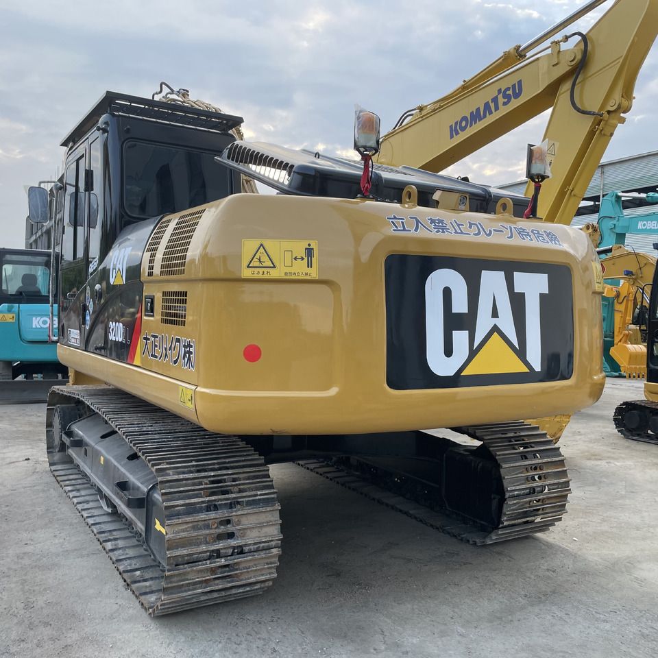 2023 Caterpillar 320D2 crawler excavator rear view 2023 Caterpillar 320D2 crawler excavator rear view