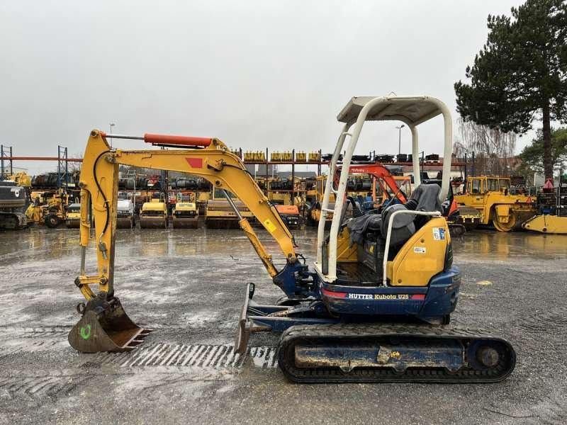 2004 Kubota U25 mini excavator side view