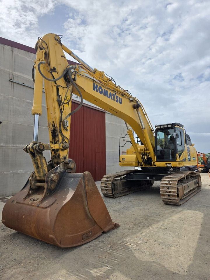 2018 Komatsu PC490LC crawler excavator, front three-quarter view