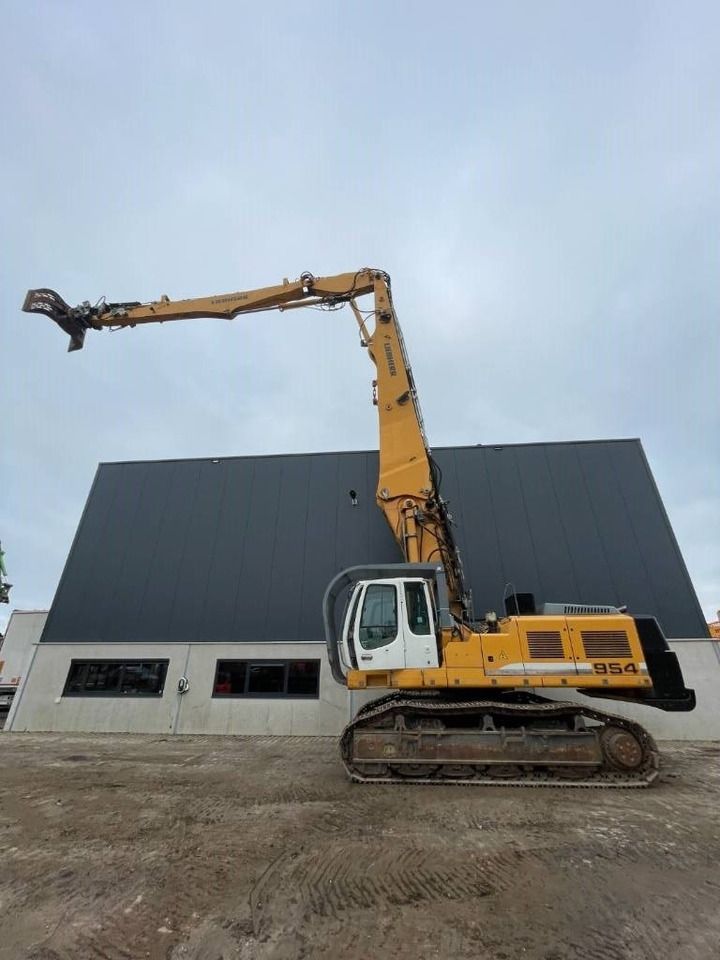 2007 Liebherr R954C HDV demolition excavator, side profile view 2007 Liebherr R954C HDV demolition excavator, side profile view