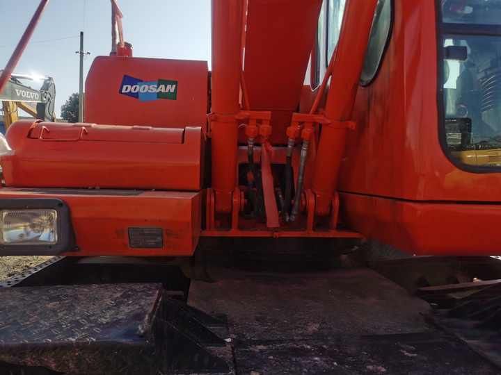 2019 Doosan DH150W-7 wheel excavator, rear-side view 2019 Doosan DH150W-7 wheel excavator, rear-side view
