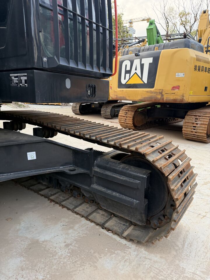2026 Volvo EC350D crawler excavator undercarriage view