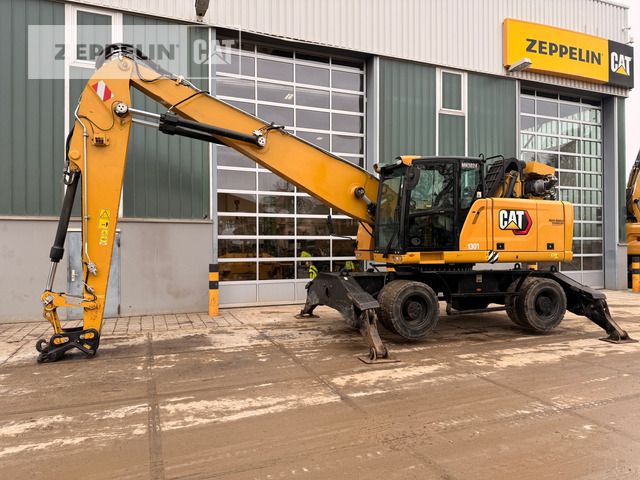 2020 Caterpillar MH3024-06C material handler side view
