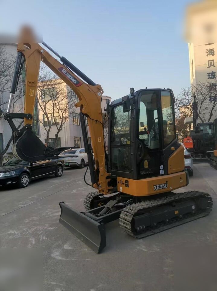 2025 XCMG XE35U mini excavator, front three-quarter view 2025 XCMG XE35U mini excavator, front three-quarter view