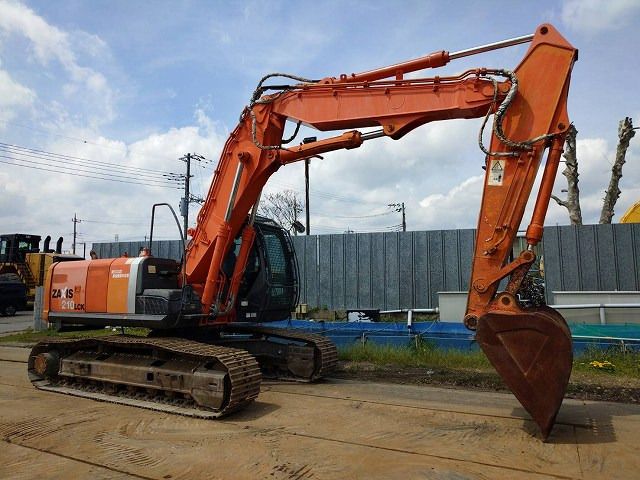 2007 Hitachi Zaxis 210LCK crawler excavator side view 2007 Hitachi Zaxis 210LCK crawler excavator side view