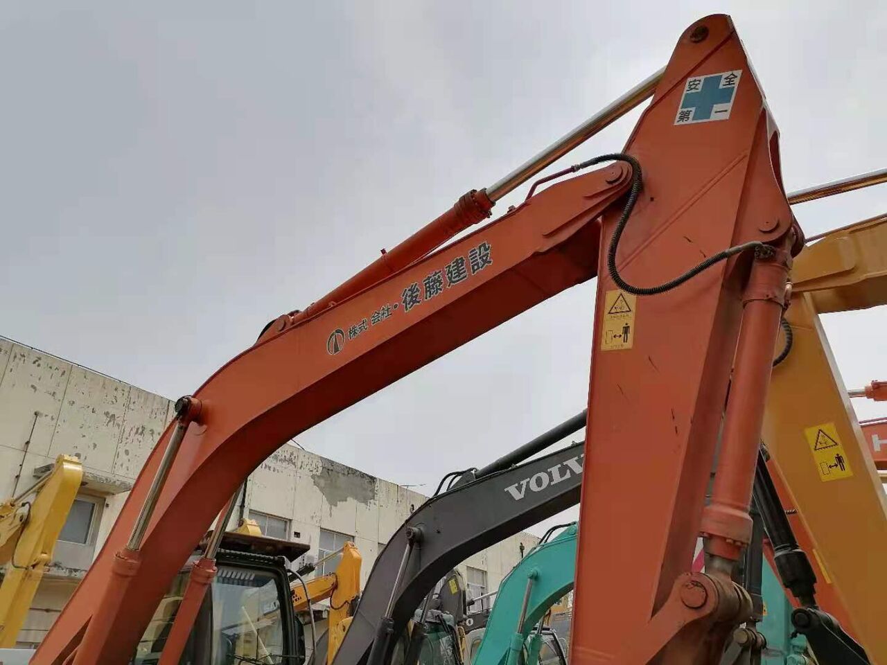 2023 Hitachi ZX210LC-5G excavator boom detail 2023 Hitachi ZX210LC-5G excavator boom detail