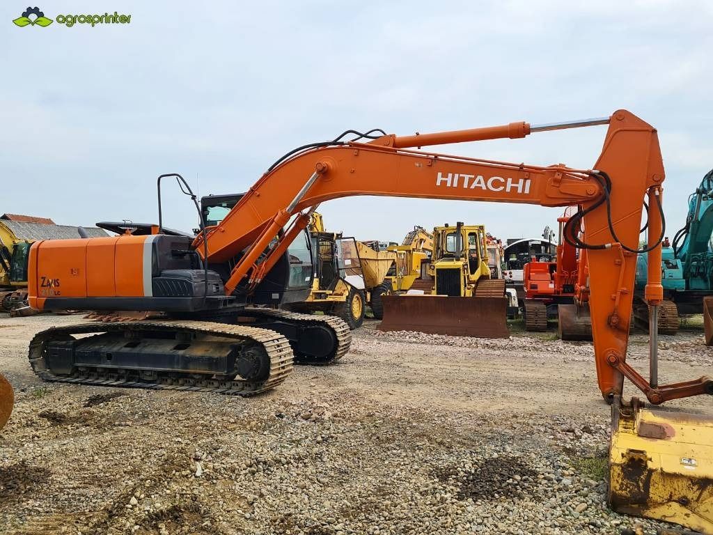 2015 Hitachi Zaxis 210LC crawler excavator side view