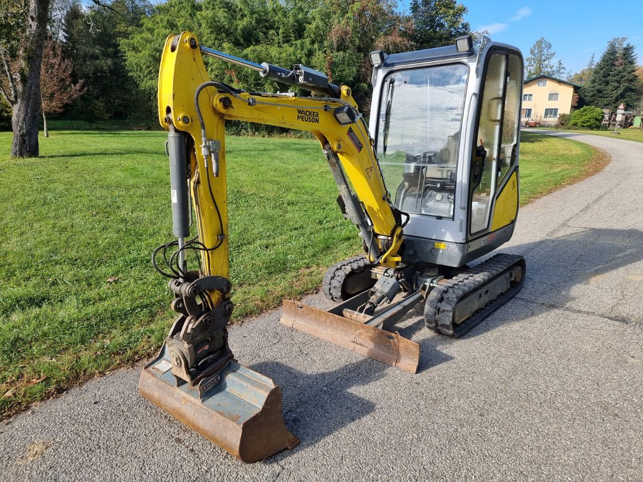 2019 Wacker Neuson ET 20 mini excavator, side view 2019 Wacker Neuson ET 20 mini excavator, side view