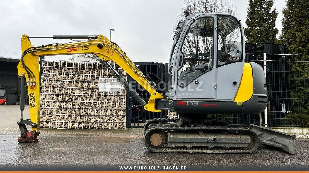 2017 Wacker Neuson 3503 RD VDS mini excavator side view 2017 Wacker Neuson 3503 RD VDS mini excavator side view