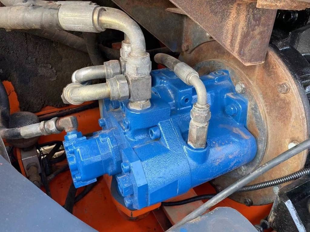 2023 Doosan DH80 mini excavator hydraulic pump detail