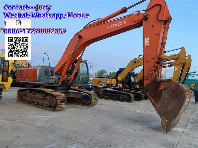 2020 Hitachi ZX350 crawler excavator, side view 2020 Hitachi ZX350 crawler excavator, side view