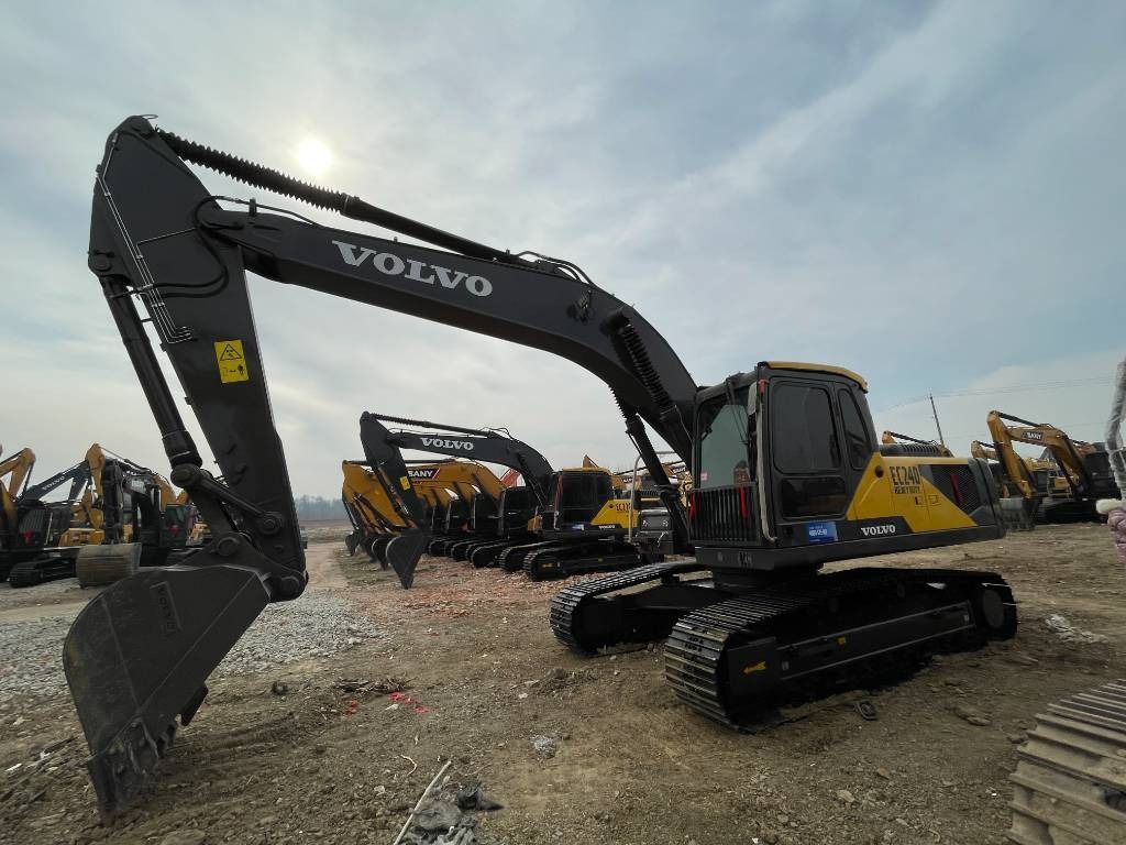 2026 Volvo EC240 crawler excavator, side view