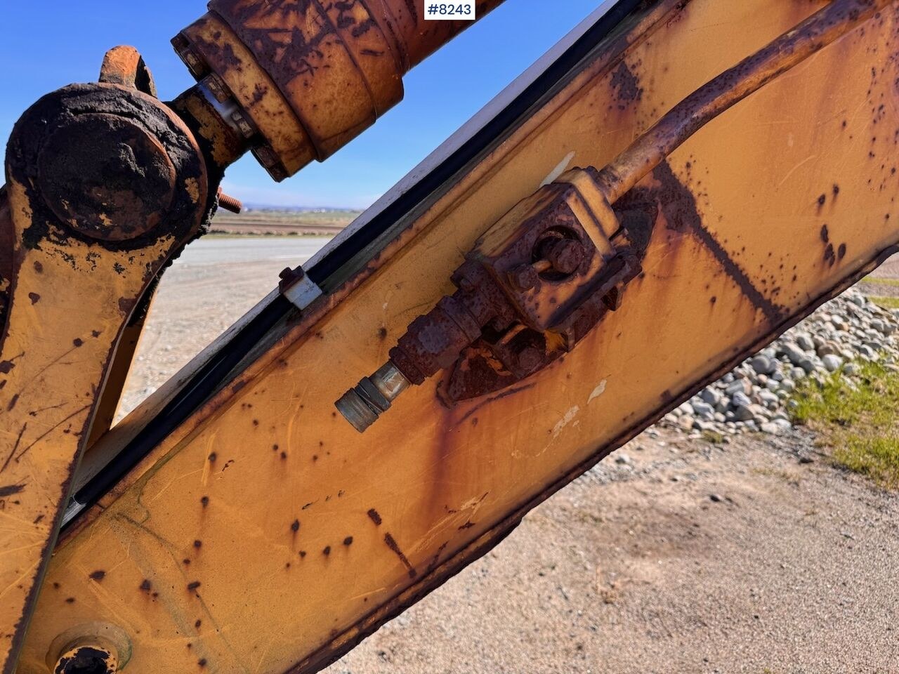 1994 Komatsu PC210-5 excavator boom detail 1994 Komatsu PC210-5 excavator boom detail