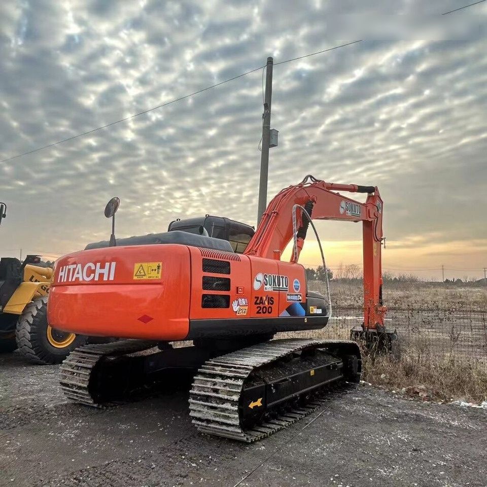 2018 Hitachi Zaxis 200 crawler excavator, rear three-quarter view 2018 Hitachi Zaxis 200 crawler excavator, rear three-quarter view