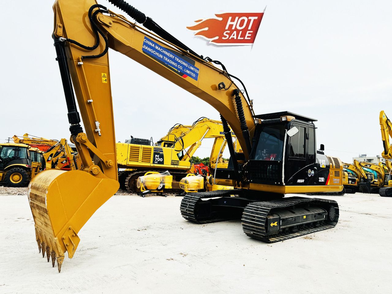 Escavatore cingolato Caterpillar 320D del 2020, vista laterale Escavatore cingolato Caterpillar 320D del 2020, vista laterale