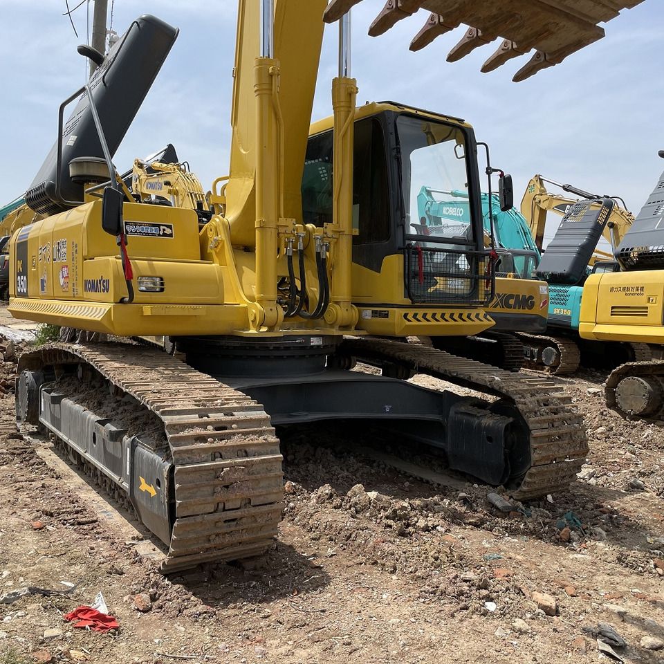 2022 Komatsu PC350-7 crawler excavator, side view 2022 Komatsu PC350-7 crawler excavator, side view